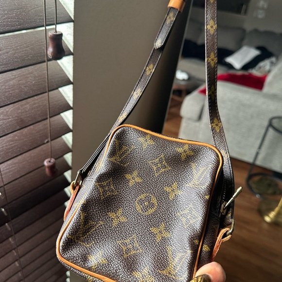Mini Danube Loui Vuitton Crossbody Bag - Picture 6 of 12